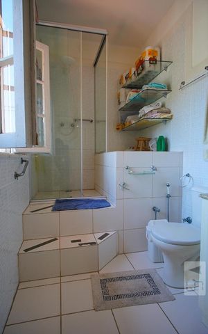 Casa à venda com 370m², 3 quartos e 6 vagasBanheiro