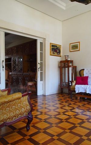 Casa à venda com 370m², 3 quartos e 6 vagasSala