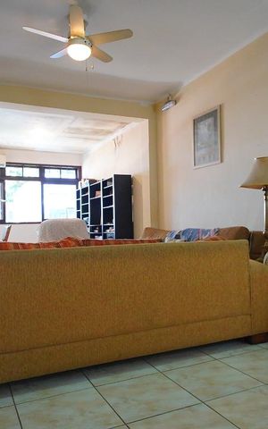 Casa à venda com 370m², 3 quartos e 6 vagasSala 2