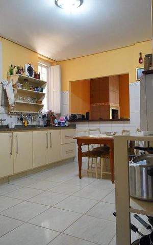 Casa à venda com 370m², 3 quartos e 6 vagasCozinha