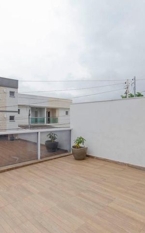 Casa à venda com 164m², 3 quartos e 2 vagas Casa à venda com 164m², 3 quartos e 2 vagasVaranda Sala