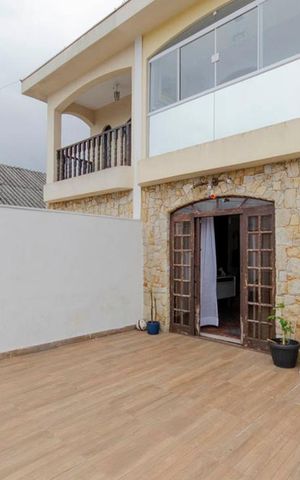 Casa à venda com 164m², 3 quartos e 2 vagas Casa à venda com 164m², 3 quartos e 2 vagasVaranda Sala
