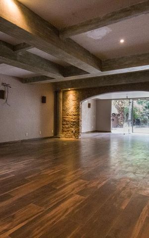 Casa à venda com 435m², 3 quartos e 6 vagas Casa à venda com 435m², 3 quartos e 6 vagasSala
