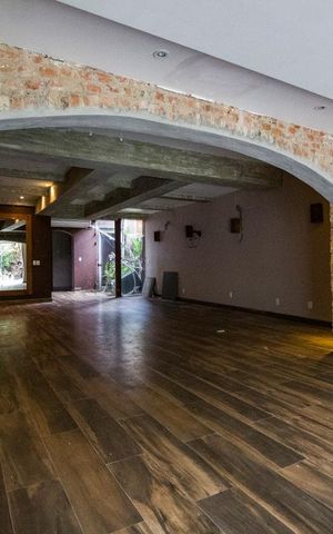 Casa à venda com 435m², 3 quartos e 6 vagas Casa à venda com 435m², 3 quartos e 6 vagasSala