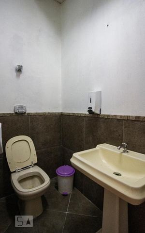Casa à venda com 435m², 3 quartos e 6 vagas Casa à venda com 435m², 3 quartos e 6 vagasÁrea comum