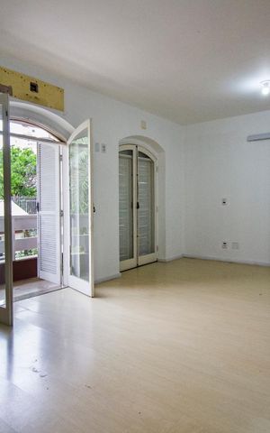 Casa à venda com 435m², 3 quartos e 6 vagas Casa à venda com 435m², 3 quartos e 6 vagasSuíte 2