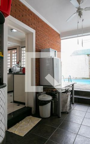 Casa à venda com 213m², 3 quartos e 2 vagas Casa à venda com 213m², 3 quartos e 2 vagasÁrea de Serviço / Churrasqueira