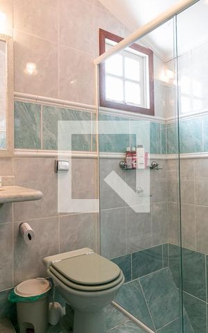 Casa à venda com 213m², 3 quartos e 2 vagas Casa à venda com 213m², 3 quartos e 2 vagasBanheiro da Suíte 2