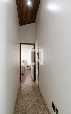 Casa à venda com 213m², 3 quartos e 2 vagas Casa à venda com 213m², 3 quartos e 2 vagasCorredor