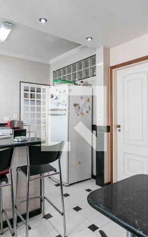 Casa à venda com 213m², 3 quartos e 2 vagas Casa à venda com 213m², 3 quartos e 2 vagasCozinha