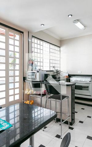 Casa à venda com 213m², 3 quartos e 2 vagas Casa à venda com 213m², 3 quartos e 2 vagasCozinha