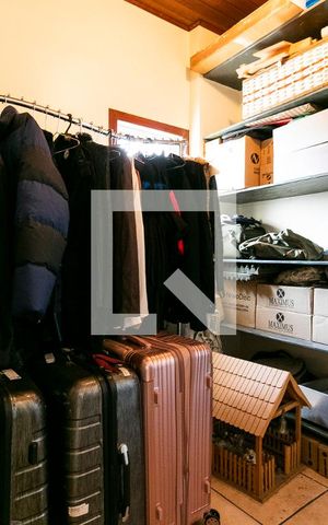 Casa à venda com 213m², 3 quartos e 2 vagas Casa à venda com 213m², 3 quartos e 2 vagasCorredor - Closet