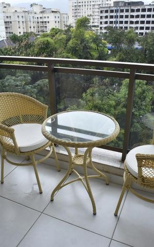 Apartamento à venda com 59m², 2 quartos e 1 vagaVaranda