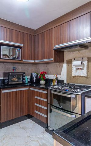 Casa à venda com 125m², 3 quartos e 3 vagas Casa à venda com 125m², 3 quartos e 3 vagasCozinha