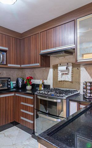 Casa à venda com 125m², 3 quartos e 3 vagas Casa à venda com 125m², 3 quartos e 3 vagasCozinha