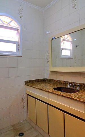 Casa para alugar com 210m², 3 quartos e 2 vagasLavabo