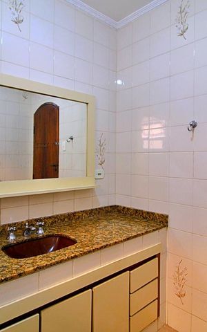 Casa para alugar com 210m², 3 quartos e 2 vagasLavabo