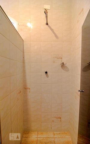 Casa para alugar com 210m², 3 quartos e 2 vagasBanheiro