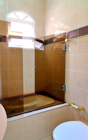 Casa para alugar com 210m², 3 quartos e 2 vagasBanheiro da Suíte