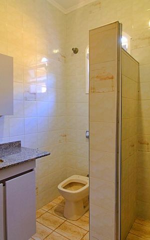Casa para alugar com 210m², 3 quartos e 2 vagasBanheiro