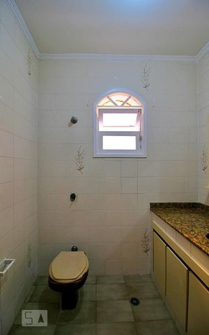 Casa para alugar com 210m², 3 quartos e 2 vagasLavabo
