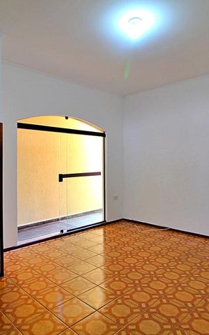 Casa para alugar com 210m², 3 quartos e 2 vagasSala