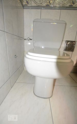 Casa à venda com 136m², 3 quartos e 2 vagasBanheiro da suíte 2