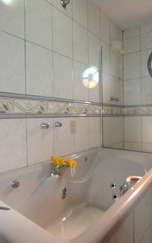 Casa à venda com 136m², 3 quartos e 2 vagasBanheiro da suíte 2