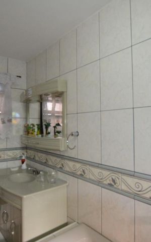 Casa à venda com 136m², 3 quartos e 2 vagasBanheiro da suíte 2