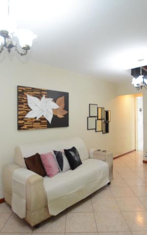 Casa à venda com 136m², 3 quartos e 2 vagasSala
