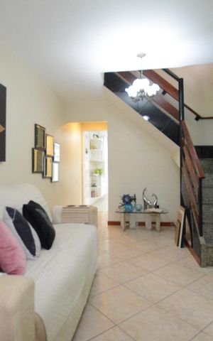 Casa à venda com 136m², 3 quartos e 2 vagasSala