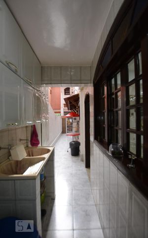 Casa à venda com 136m², 3 quartos e 2 vagasÁrea de Serviço