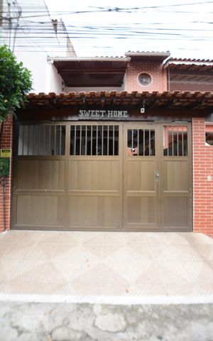 Casa à venda com 136m², 3 quartos e 2 vagasFachada