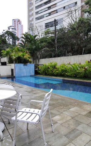 Apartamento à venda com 130m², 3 quartos e 3 vagasÁrea comum - Piscina