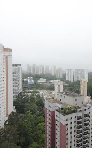 Apartamento à venda com 130m², 3 quartos e 3 vagasVista da suíte 1