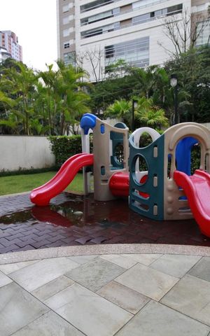 Apartamento à venda com 130m², 3 quartos e 3 vagasÁrea Comum - Playground