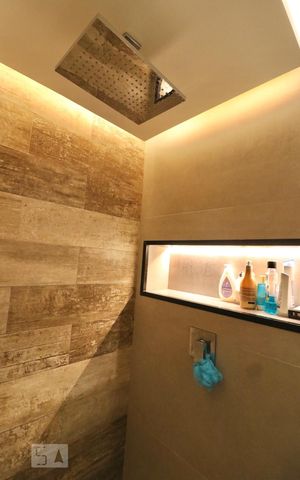 Studio à venda com 50m², 1 quarto e 1 vaga Studio à venda com 50m², 1 quarto e 1 vagaBanheiro