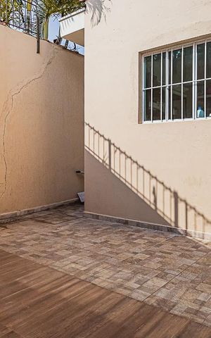 Casa à venda com 311m², 5 quartos e 6 vagas Casa à venda com 311m², 5 quartos e 6 vagasQuintal