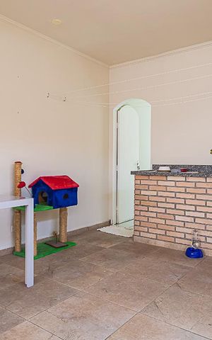 Casa à venda com 311m², 5 quartos e 6 vagas Casa à venda com 311m², 5 quartos e 6 vagasQuintal Gourmet