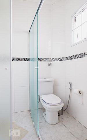 Casa à venda com 311m², 5 quartos e 6 vagas Casa à venda com 311m², 5 quartos e 6 vagasBanheiro da Suíte 2