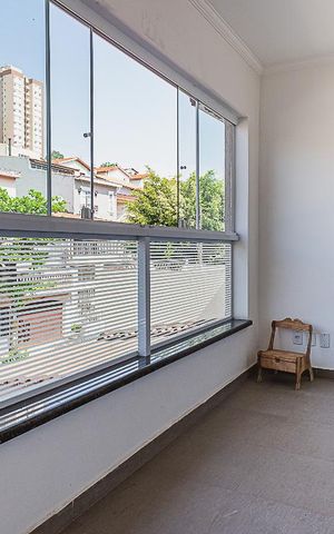 Casa à venda com 311m², 5 quartos e 6 vagas Casa à venda com 311m², 5 quartos e 6 vagasVaranda da Suíte 1
