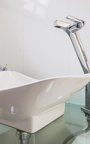 Casa à venda com 311m², 5 quartos e 6 vagas Casa à venda com 311m², 5 quartos e 6 vagasLavabo do quintal Gourmet
