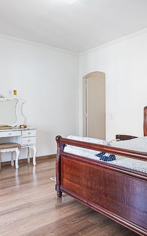 Casa à venda com 311m², 5 quartos e 6 vagas Casa à venda com 311m², 5 quartos e 6 vagasSuíte 1