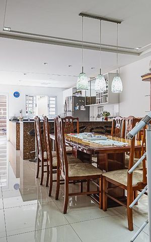 Casa à venda com 311m², 5 quartos e 6 vagas Casa à venda com 311m², 5 quartos e 6 vagasSala de Jantar