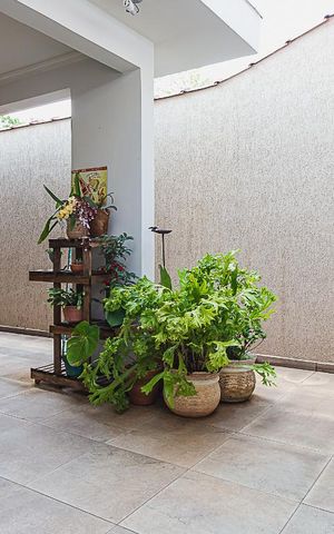 Casa à venda com 311m², 5 quartos e 6 vagas Casa à venda com 311m², 5 quartos e 6 vagasQuintal Gourmet