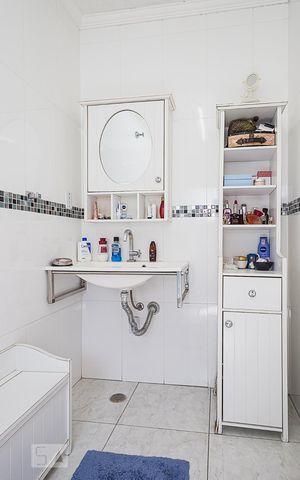 Casa à venda com 311m², 5 quartos e 6 vagas Casa à venda com 311m², 5 quartos e 6 vagasBanheiro da Suíte 1