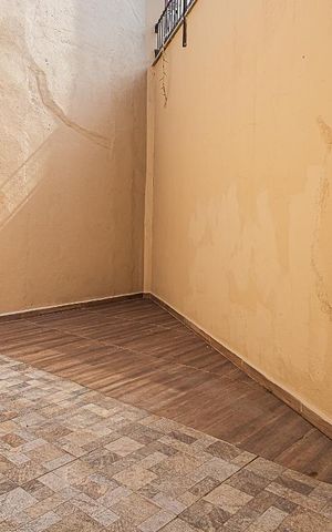 Casa à venda com 311m², 5 quartos e 6 vagas Casa à venda com 311m², 5 quartos e 6 vagasQuintal