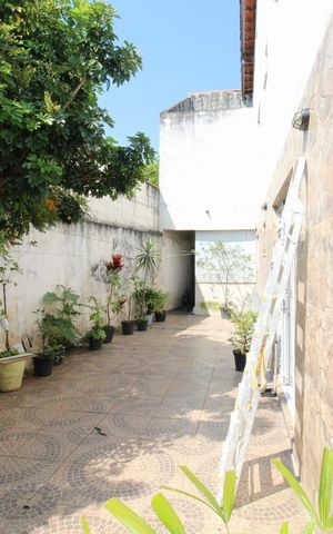 Casa à venda com 231m², 6 quartos e 2 vagasQuintal