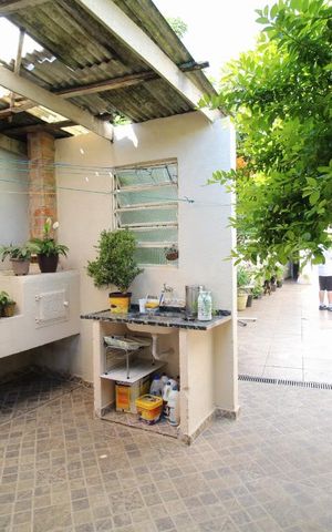 Casa à venda com 231m², 6 quartos e 2 vagasVista quarto 2 edícula