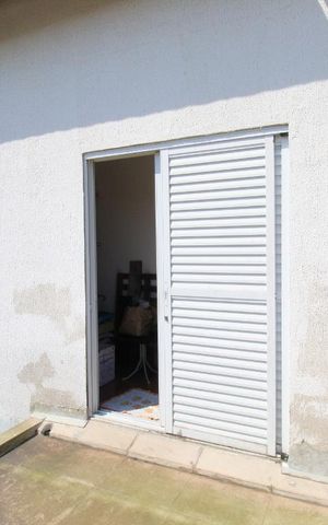 Casa à venda com 231m², 6 quartos e 2 vagasVaranda fundos